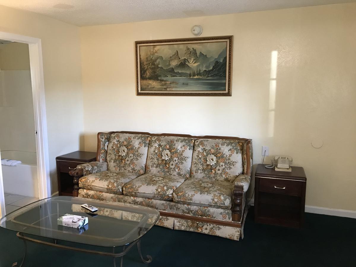 Relax Inn Of Медфорд Экстерьер фото